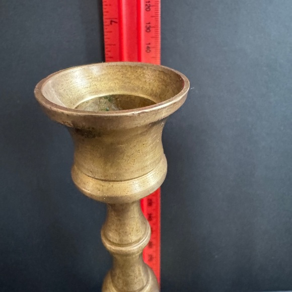 Vintage Pair Traditional Colonial Brass Candlesticks Candle Holders 6 in. Tall - Picture 5 of 6